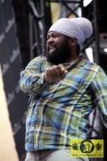 Fantan Mojah (Jam) with The House Of Riddim Band 16. Chiemsee Reggae Festival - Übersee - Main Stage 28. August 2010 (2).JPG